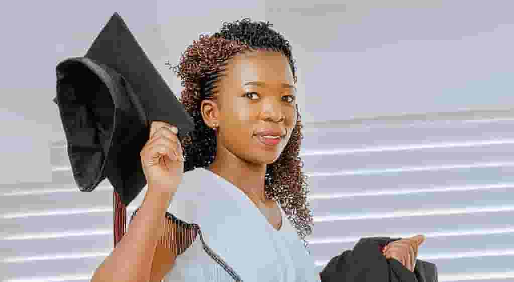 Are you graduating? Get 40% discount for every 10 photos